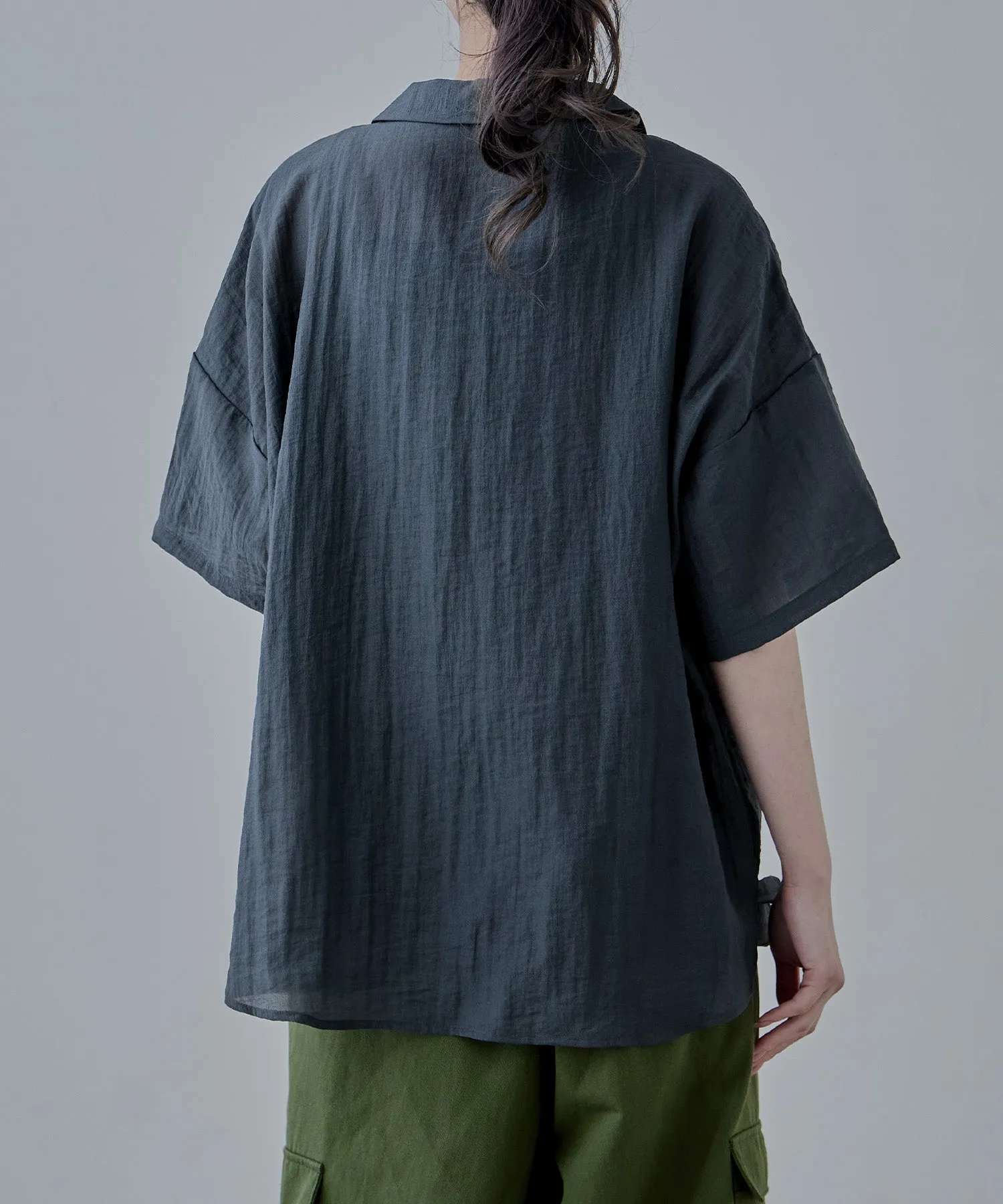 Relaxed open collar shirt