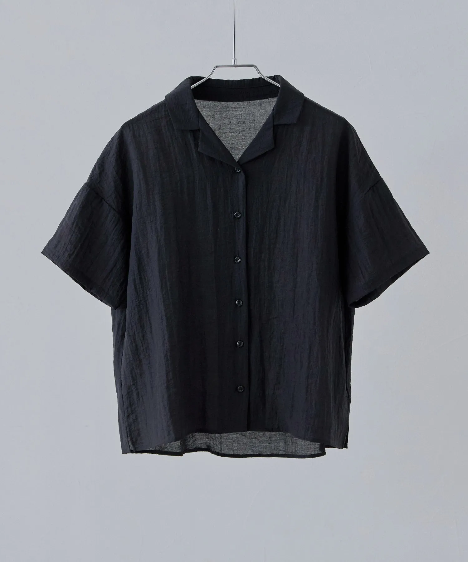 Relaxed open collar shirt