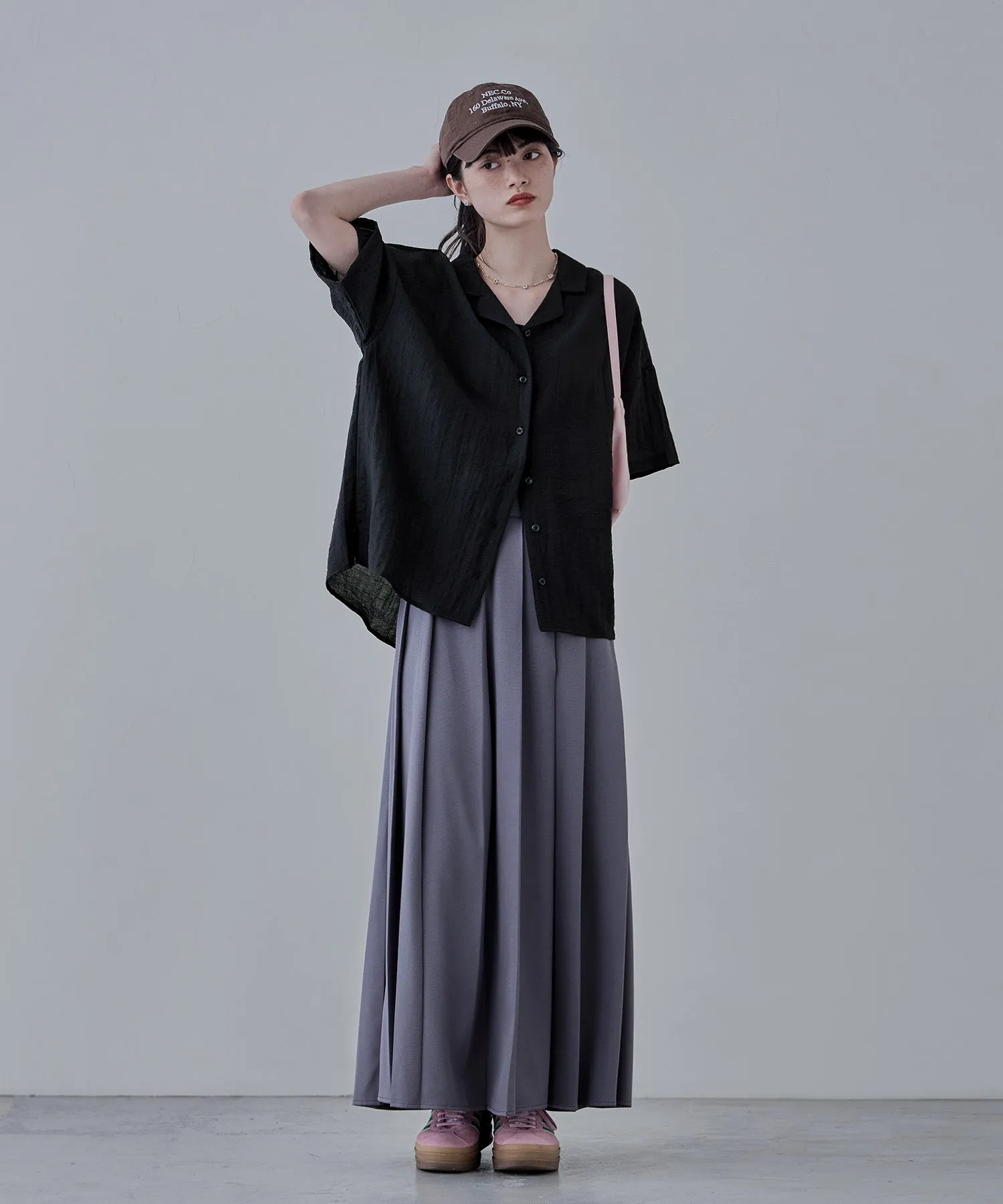 Relaxed open collar shirt