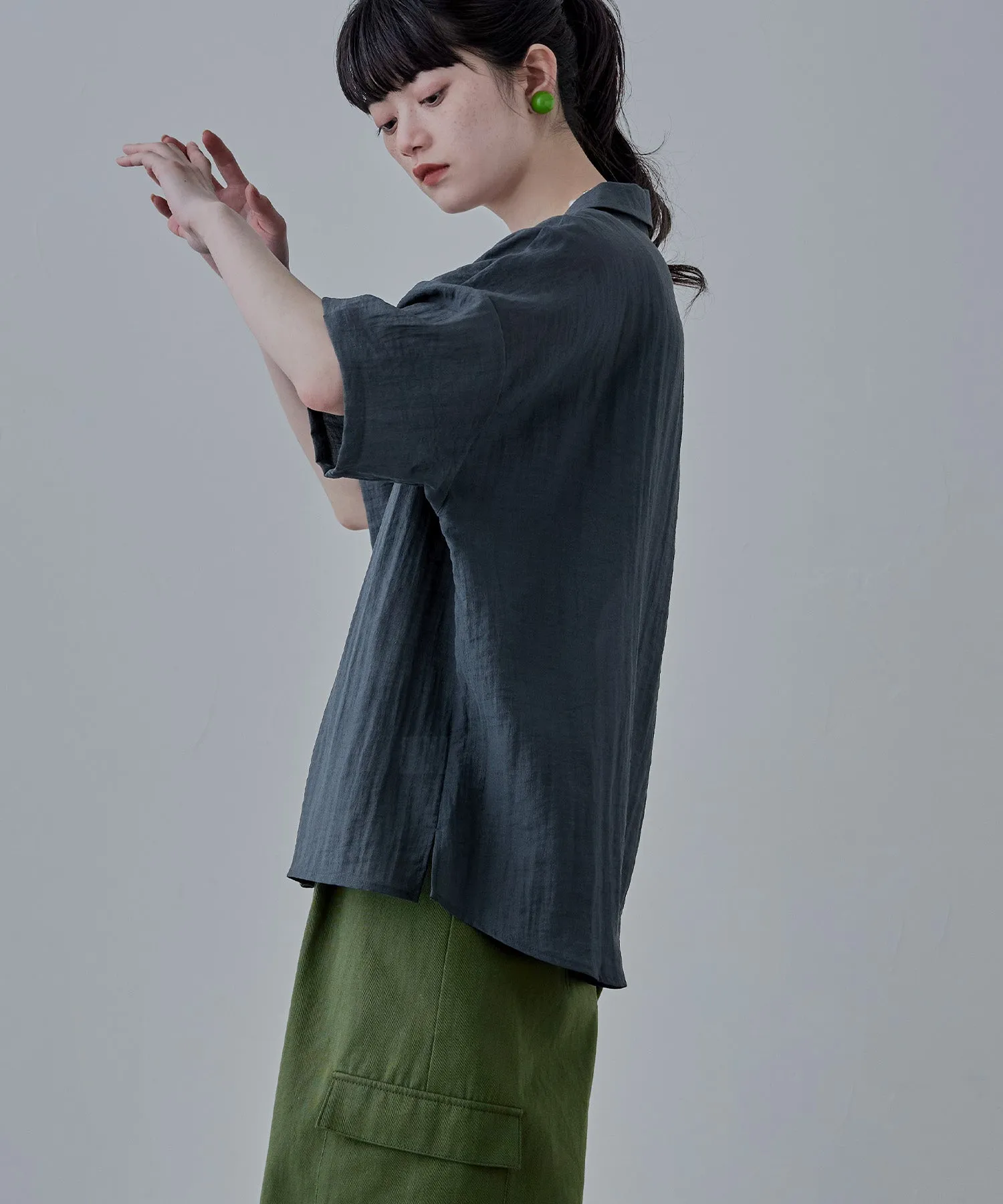 Relaxed open collar shirt
